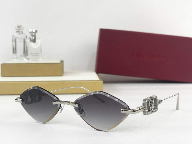 Picture of Valentino Sunglasses _SKUfw75048984fw
